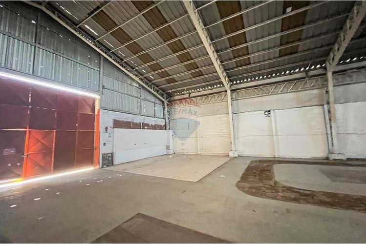 Arrienda bodega 682 m2 av. cancha rayada talca
