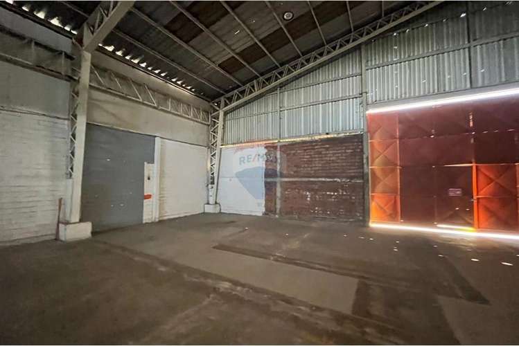 Arrienda bodega 682 m2 av. cancha rayada talca