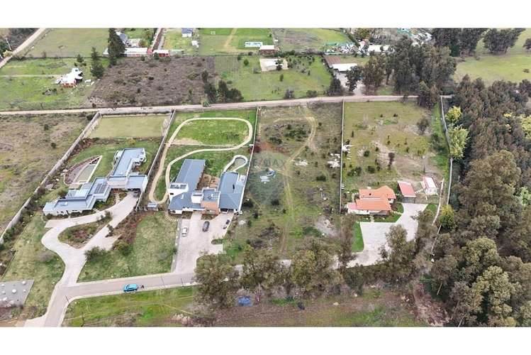 Se vende parcela de agrado 5.000 m2 puertas negras