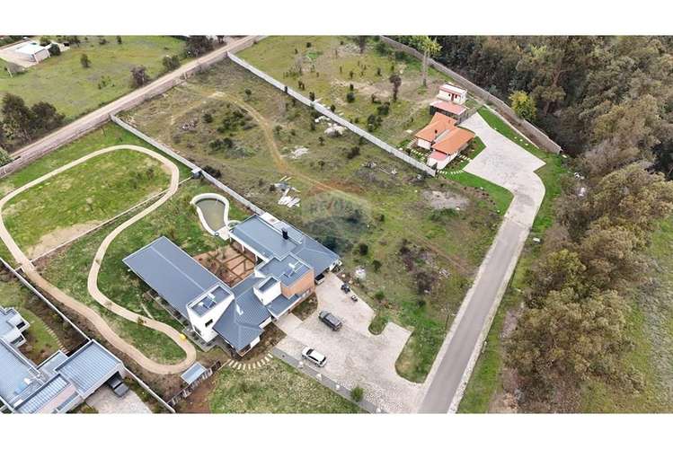Se vende parcela de agrado 5.000 m2 puertas negras