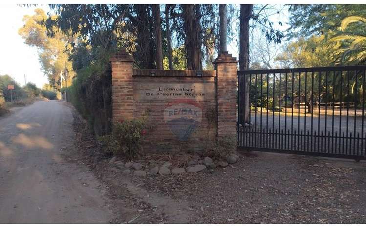 Se vende parcela de agrado 5.000 m2 puertas negras
