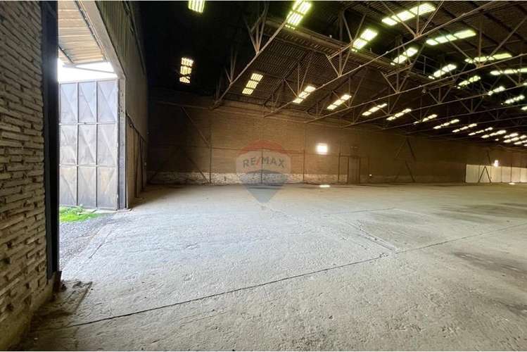 Se arrienda bodega 2.000 m2 ex iansa linares