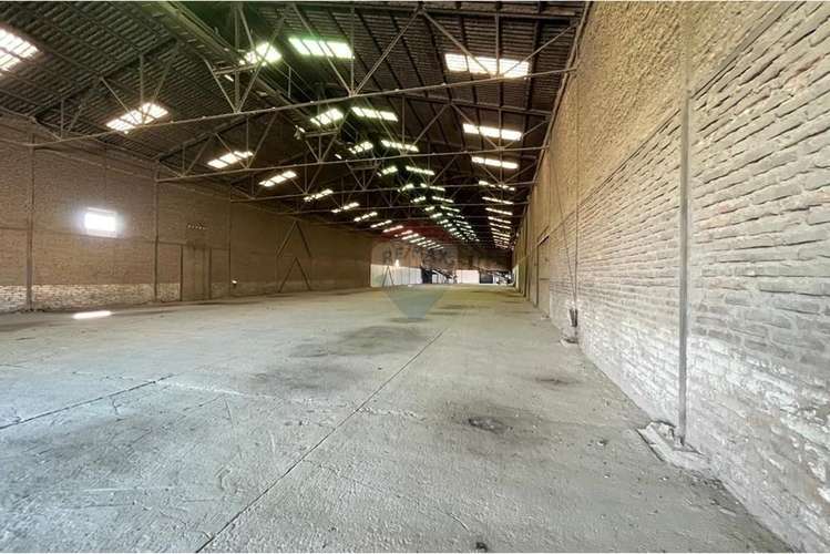Se arrienda bodega 2.000 m2 ex iansa linares