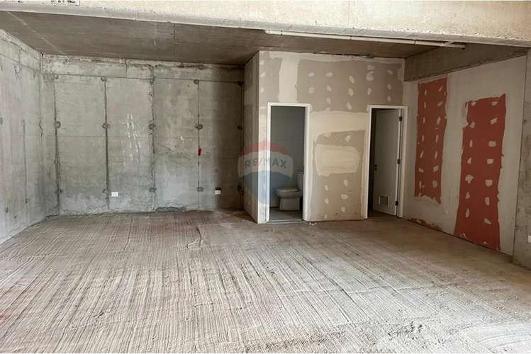Arriendan 2 locales   en las rastras / 5 norte