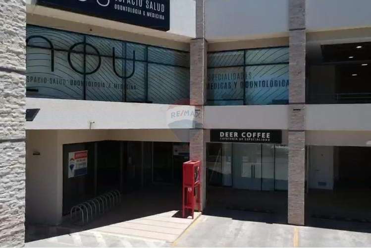 Arriendan 2 locales   en las rastras / 5 norte