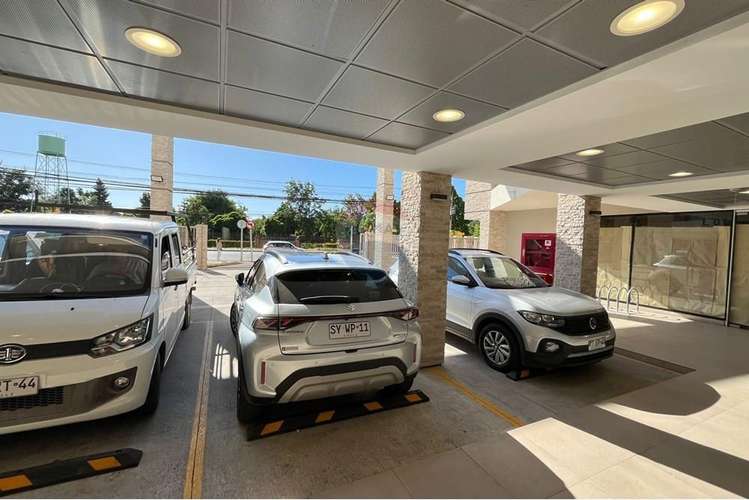 Arriendan 2 locales   en las rastras / 5 norte
