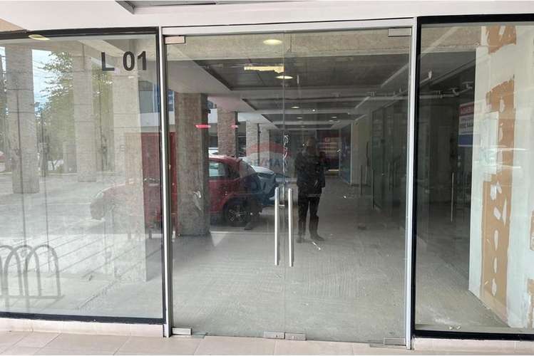 Arriendan 2 locales   en las rastras / 5 norte