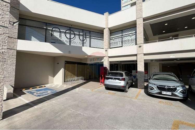 Arriendan 2 locales   en las rastras / 5 norte
