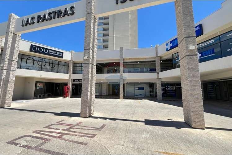 Arriendan 2 locales   en las rastras / 5 norte