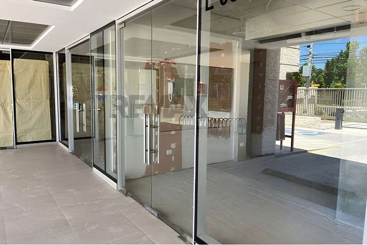 Arriendan 2 locales   en las rastras / 5 norte