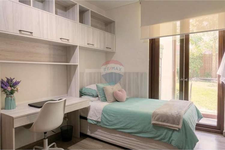 Depto con 450 m2 de jardín y piscina privados. - Imagen 14