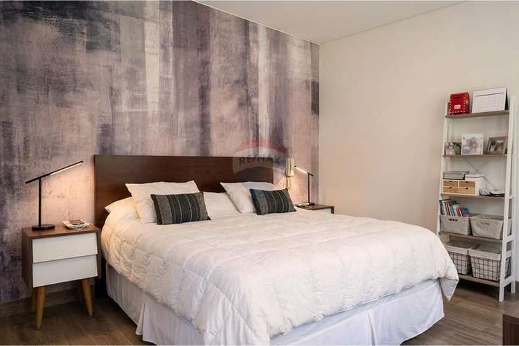 Depto con 450 m2 de jardín y piscina privados. - Imagen 17