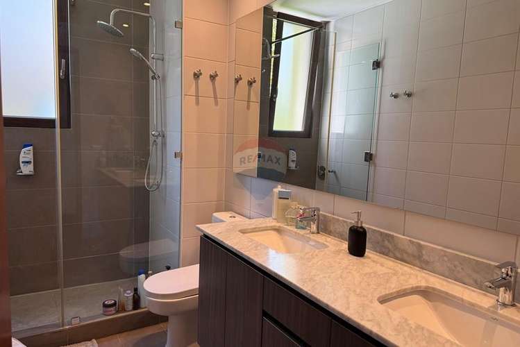 Depto con 450 m2 de jardín y piscina privados. - Imagen 18