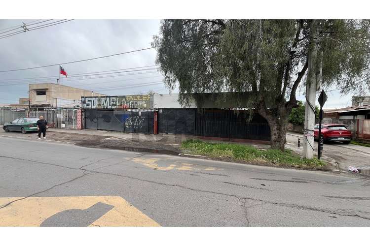 "casa esquina con espacio comercial en el bosque - Imagen 2