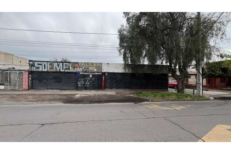 "casa esquina con espacio comercial en el bosque