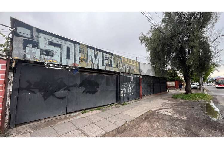 "casa esquina con espacio comercial en el bosque - Imagen 3