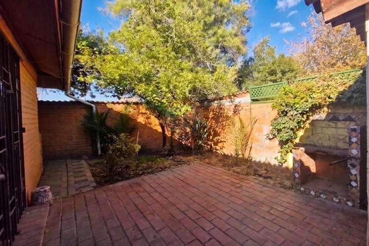 Acogedora casa 3d/2b con patio - Imagen 12