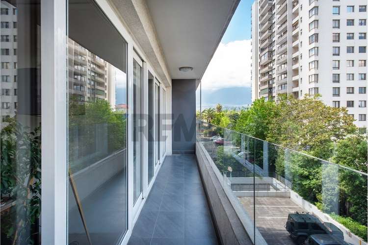 2 bed 1 bath apartment with terrace on av. macul - Imagen 13