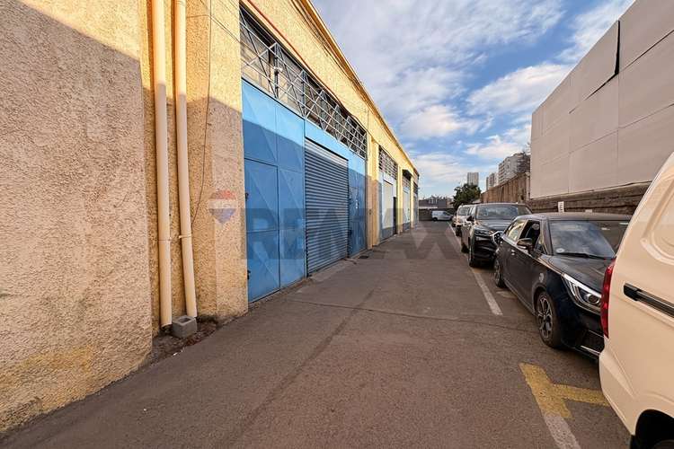 Venta bodega con oficinas  san miguel - Imagen 4