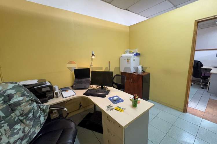 Venta bodega con oficinas  san miguel - Imagen 17