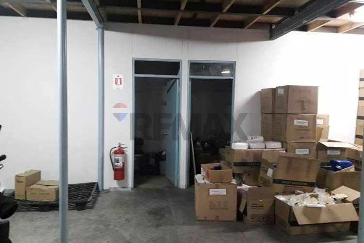 Venta bodega con oficinas  san miguel - Imagen 7