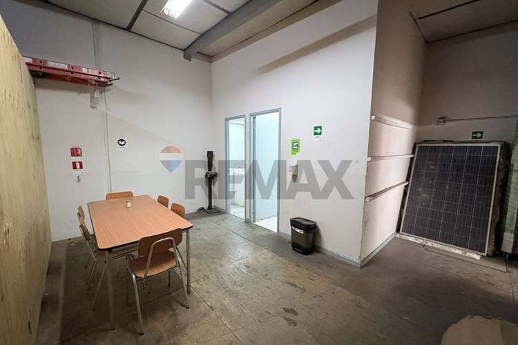 Venta bodega con oficinas  san miguel - Imagen 24