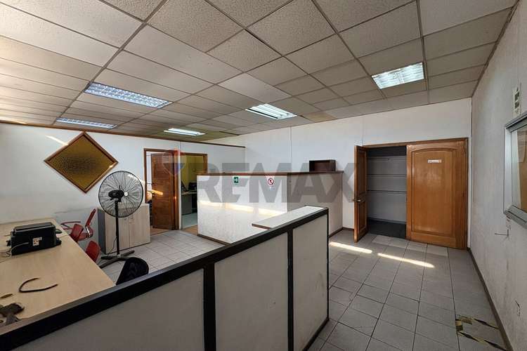 Venta bodega con oficinas  san miguel - Imagen 15