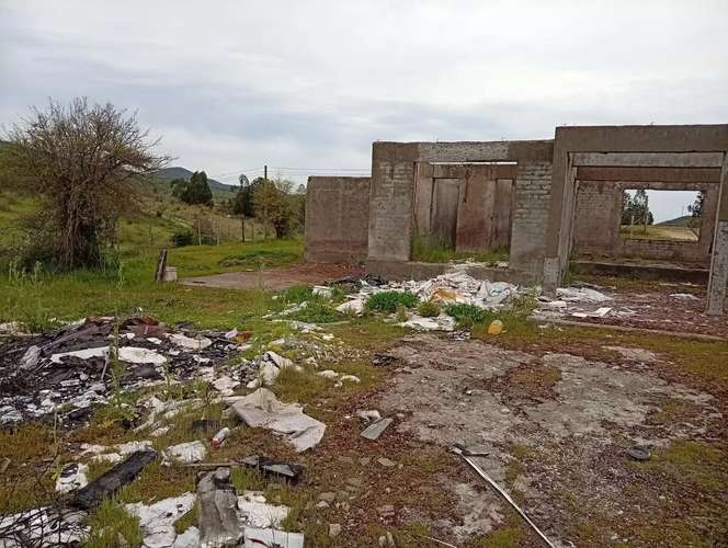 Terreno Con Estructura Solida De Casa Zona Lago Rapel