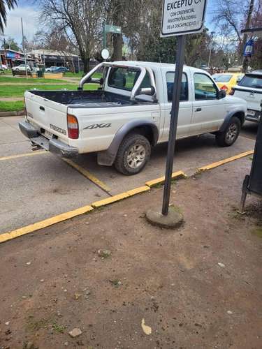 Mazda b2500