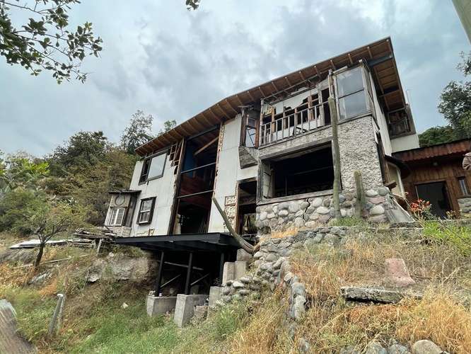 Terreno 4215 mts con casa a medio terminar en Arrayan - Imagen 12