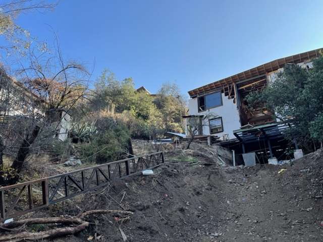 Terreno 4215 mts con casa a medio terminar en Arrayan - Imagen 9