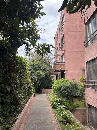 Acogedor departamento en arriendo de 2 dorm. en Providencia - Imagen 2