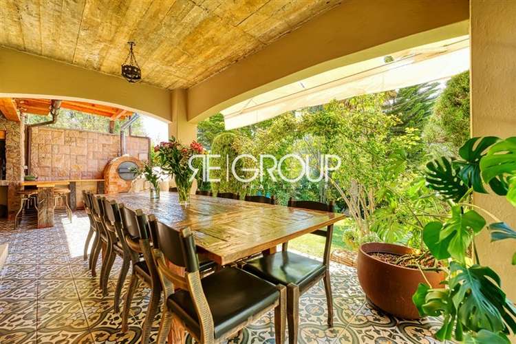 Casa en venta de 5 dorm. en Vitacura