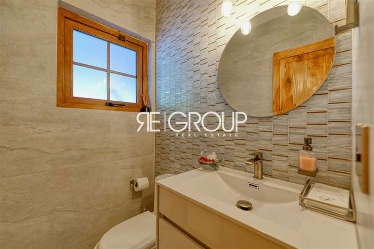 Casa en venta de 5 dorm. en Vitacura