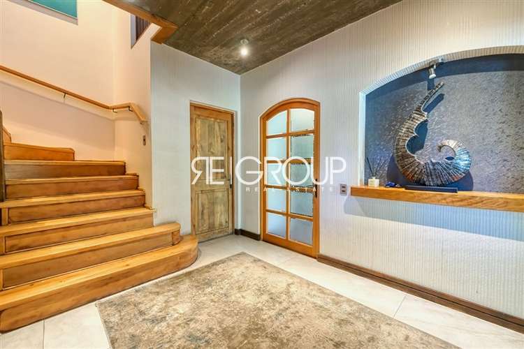 Casa en venta de 5 dorm. en Vitacura
