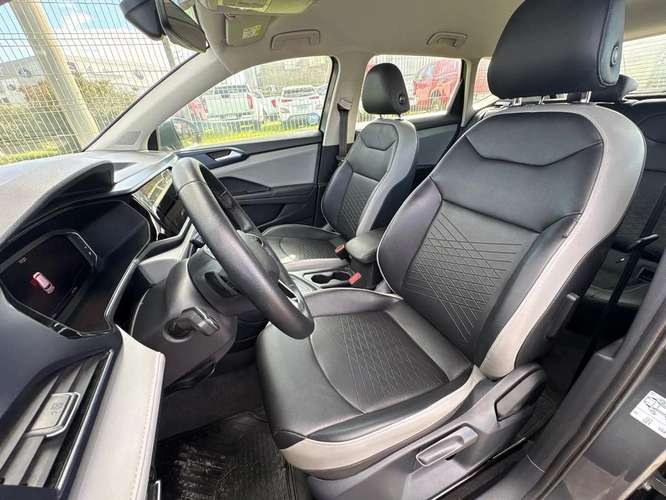 VOLKSWAGEN TAOS 2025