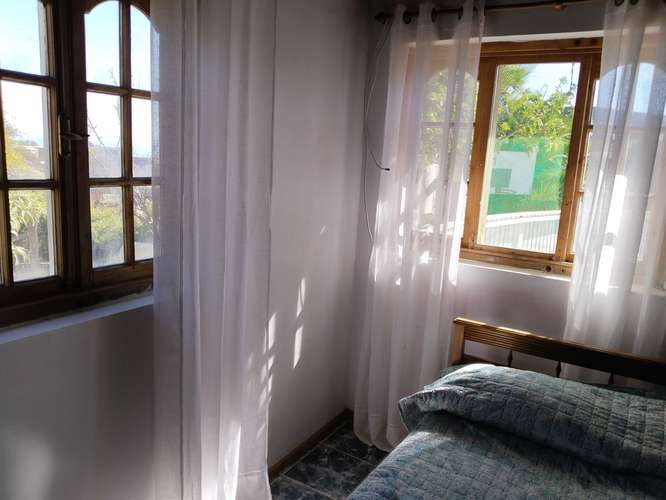 Hogar Luminoso y acogedor con Patio Encantador (186465)