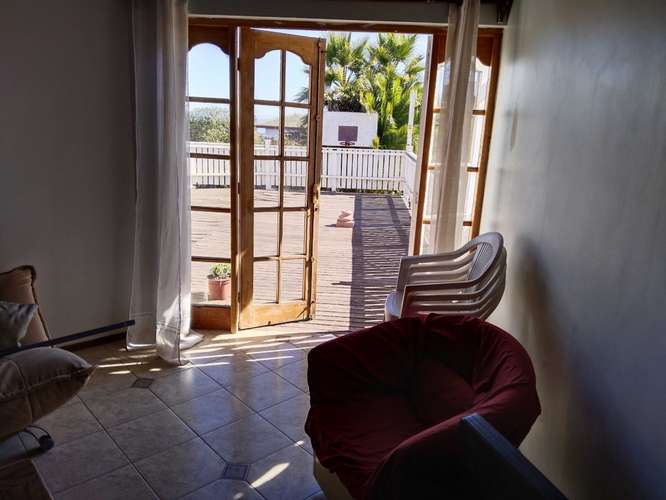 Hogar Luminoso y acogedor con Patio Encantador (186465)