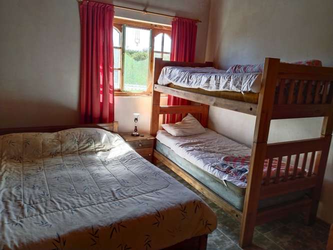 Hogar Luminoso y acogedor con Patio Encantador (186465)