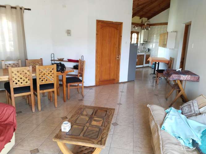 Hogar Luminoso y acogedor con Patio Encantador (186465)