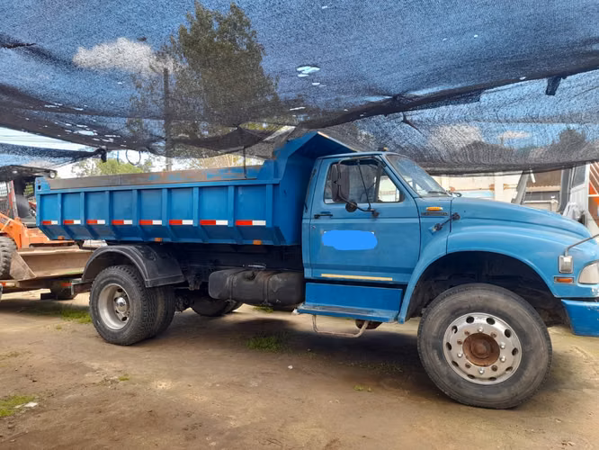 Camión Ford 14000