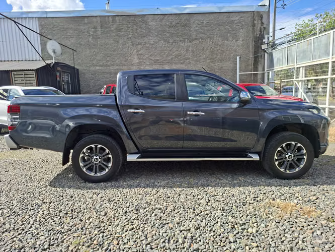 MITSUBISHI L200 DAKAR AT 2021