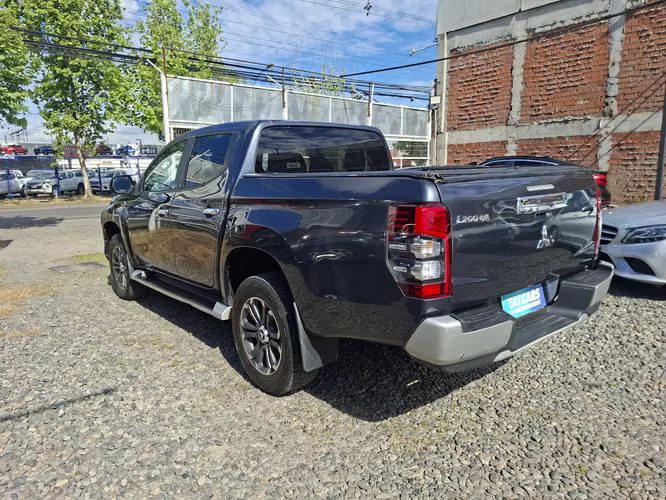 MITSUBISHI L200 DAKAR AT 2021