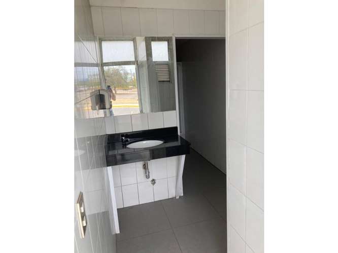 Arriendo bodega c/of de 268 m² en Parque Industrial, C Navia