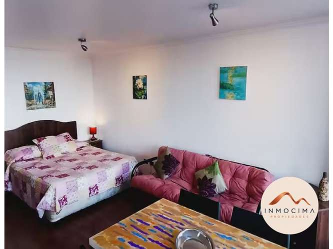 Departamento en Venta en Valparaíso: Vista Panorámica y Piscina