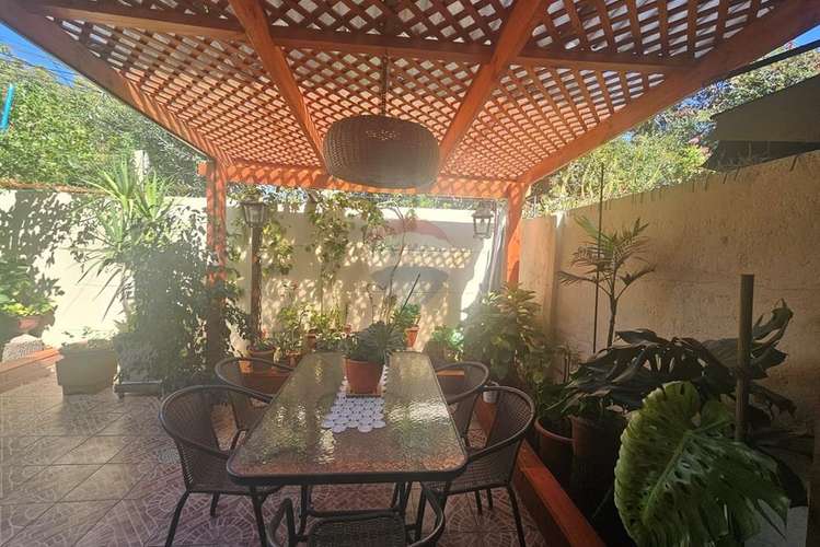 Hermosa casa en pasaje cerrado - Imagen 17