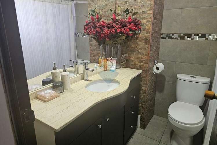 Hermosa casa en pasaje cerrado - Imagen 23