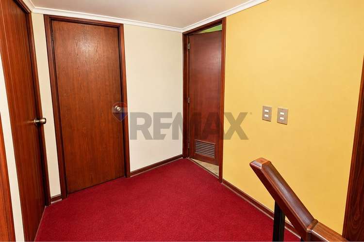 Oportunidad de remodelar - casa esquina - Imagen 12