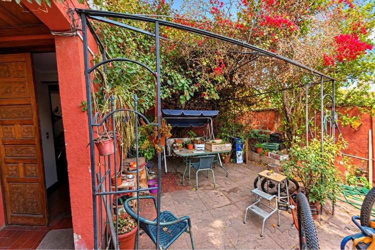Oportunidad de remodelar - casa esquina - Imagen 30