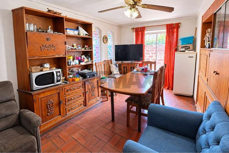 Oportunidad de remodelar - casa esquina - Imagen 25